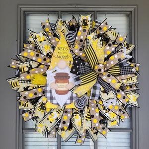Bee Wreath, Gnome wreath with Bees, Bees make life sweet, Summer Bee Wreath